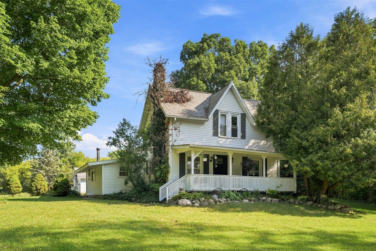 Photo 2 of Single family home for sale at 13921 Old 14 Mile Rd, Greenville, MI 48838 | MLS# 70557225 | Listing updated on 2026-09-24