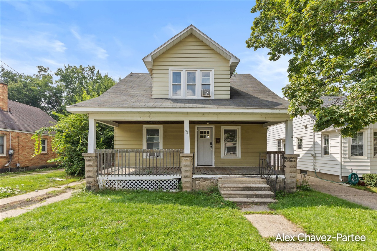 Photo 1 of Single family home for sale at 1933 Alba Ave, Wyoming, MI 49509 | MLS# 70557227 | Listing updated on 2026-09-15