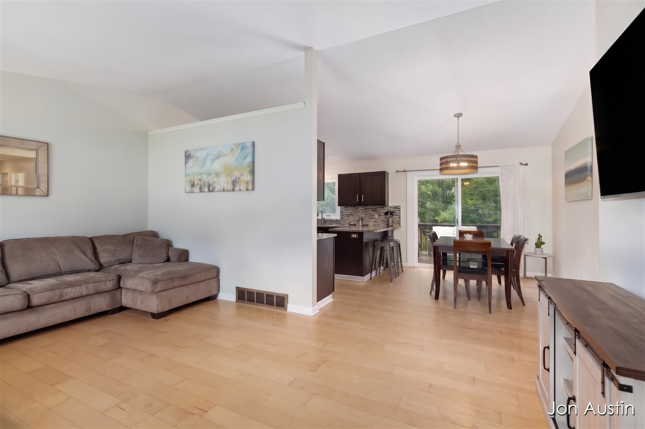 Photo 4 of Sale Pending at 5064 Shinnecock Hills Dr, Comstock Park, MI 49321 | MLS# 70557271 | Listing updated on 2026-09-14