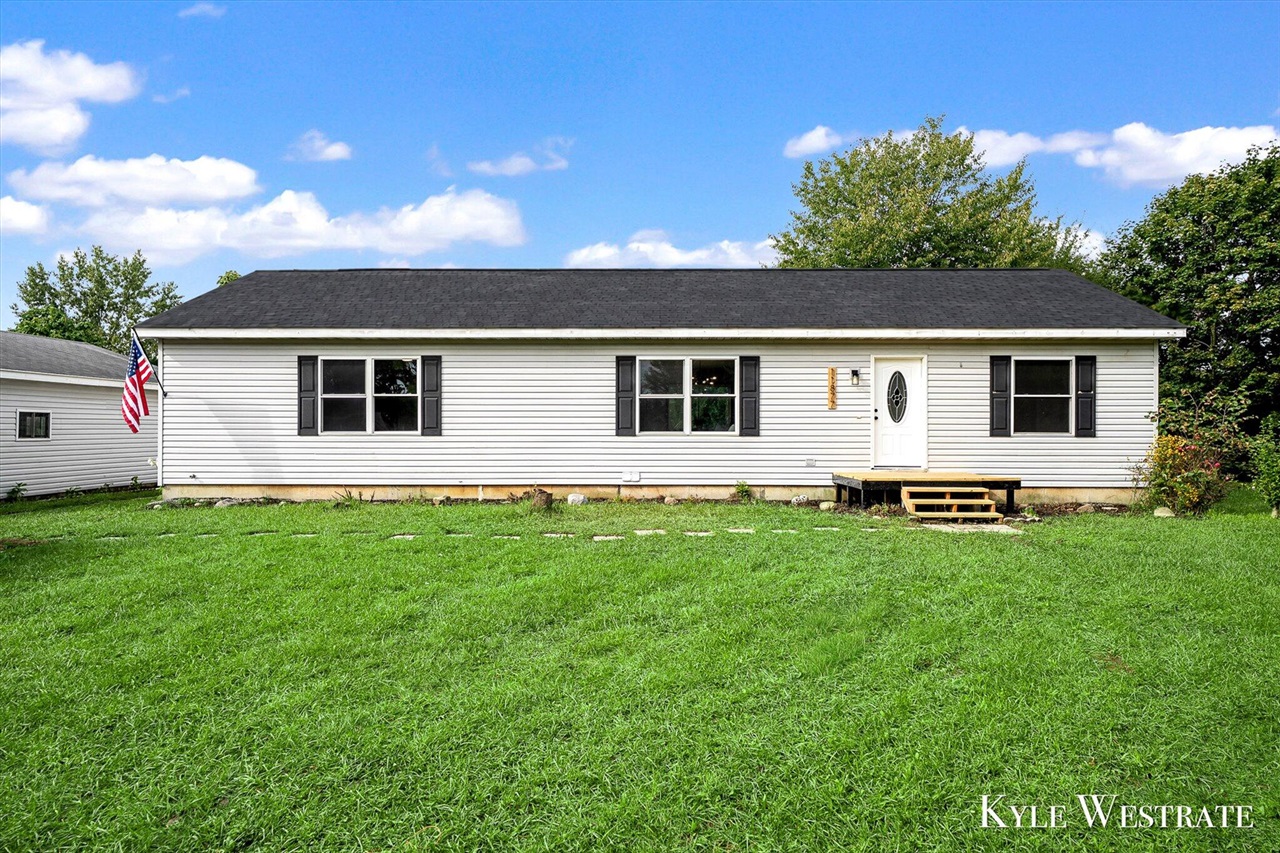 Photo 3 of Sale Pending at 11877 Elkins St, Greenville, MI 48838 | MLS# 70557290 | Listing updated on 2026-09-12