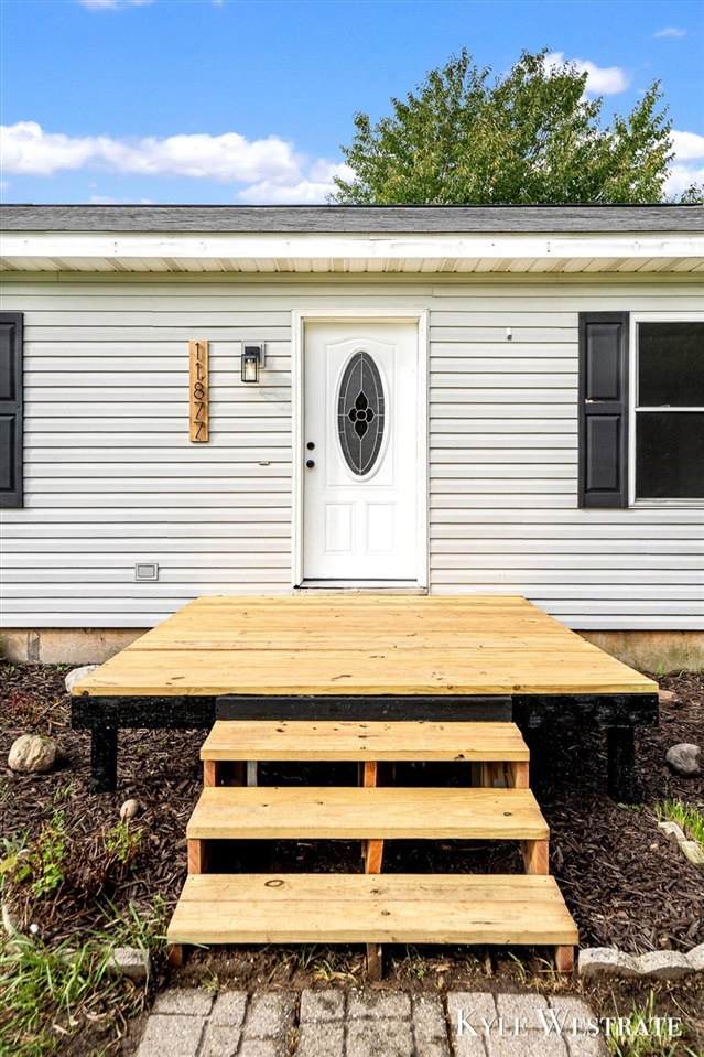 Photo 3 of Sale Pending at 11877 Elkins St, Greenville, MI 48838 | MLS# 70557290 | Listing updated on 2026-09-12