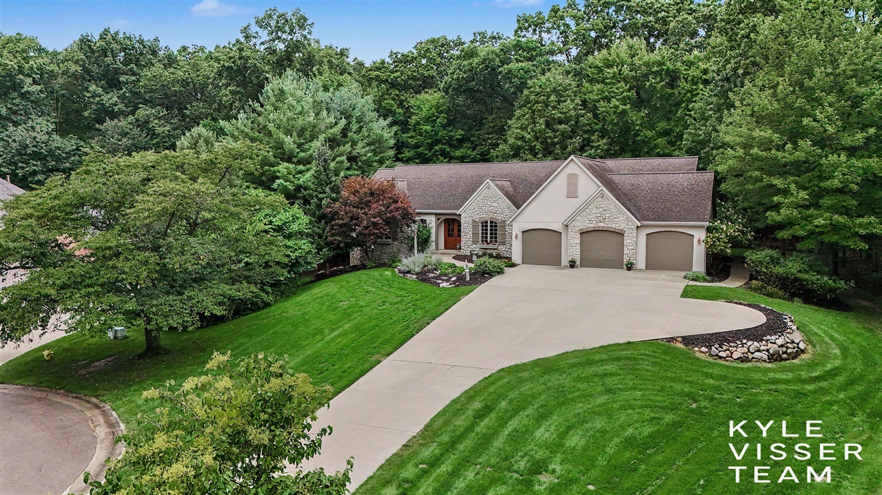 Photo 2 of Mansion for sale at 7685 Wood Violet Ct, Ada, MI 49301 | MLS# 70557324 | Listing updated on 2026-09-14