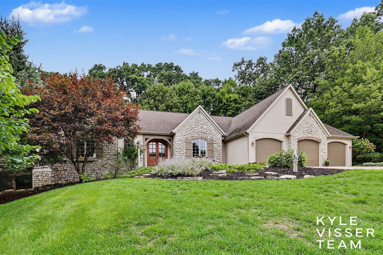 Photo 3 of Single family home for sale at 7685 Wood Violet Ct, Ada, MI 49301 | MLS# 70557324 | Listing updated on 2026-09-14