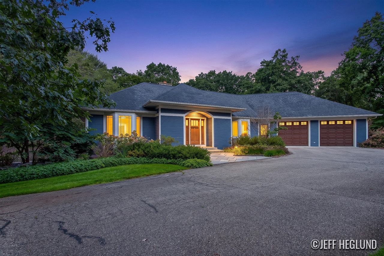 Photo 3 of Single family home for sale at 8655 Conservation St, Ada, MI 49301 | MLS# 70557389 | Listing updated on 2026-09-14