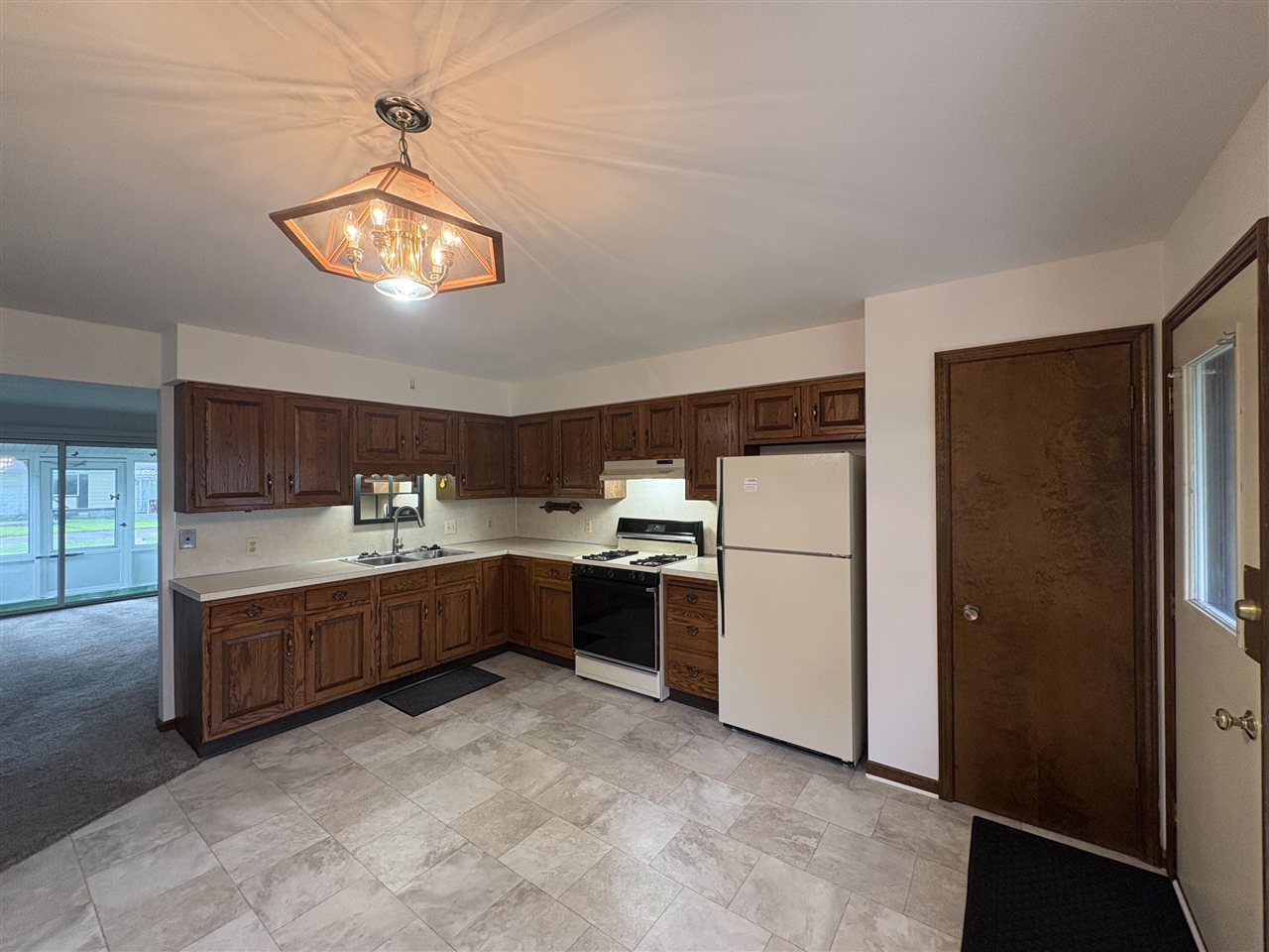 Photo 2 of Condo for sale at 5742 Leisure S Dr #101, Grand Rapids, MI 49548 | MLS# 70557407 | Listing updated on 2026-09-18