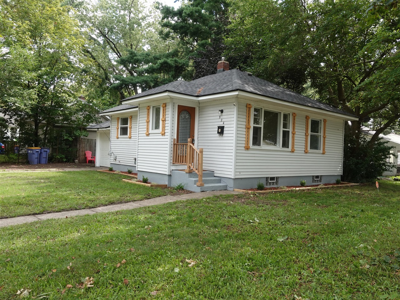 Photo 3 of Single family home for sale at 924 Griggs St, Grand Rapids, MI 49507 | MLS# 70557417 | Listing updated on 2026-09-17