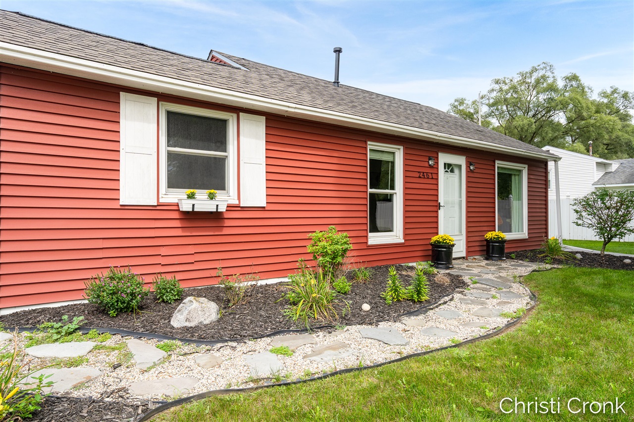 Photo 3 of Single family home for sale at 2461 Rogue River Rd, Belmont, MI 49306 | MLS# 70557457 | Listing updated on 2026-09-16