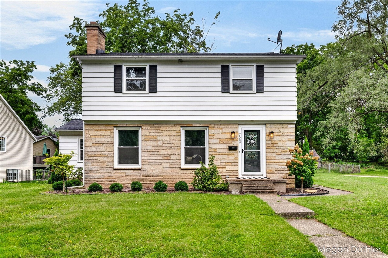 Photo 2 of Single family home for sale at 723 Maridell Ave, Grand Rapids, MI 49504 | MLS# 70557550 | Listing updated on 2026-09-23