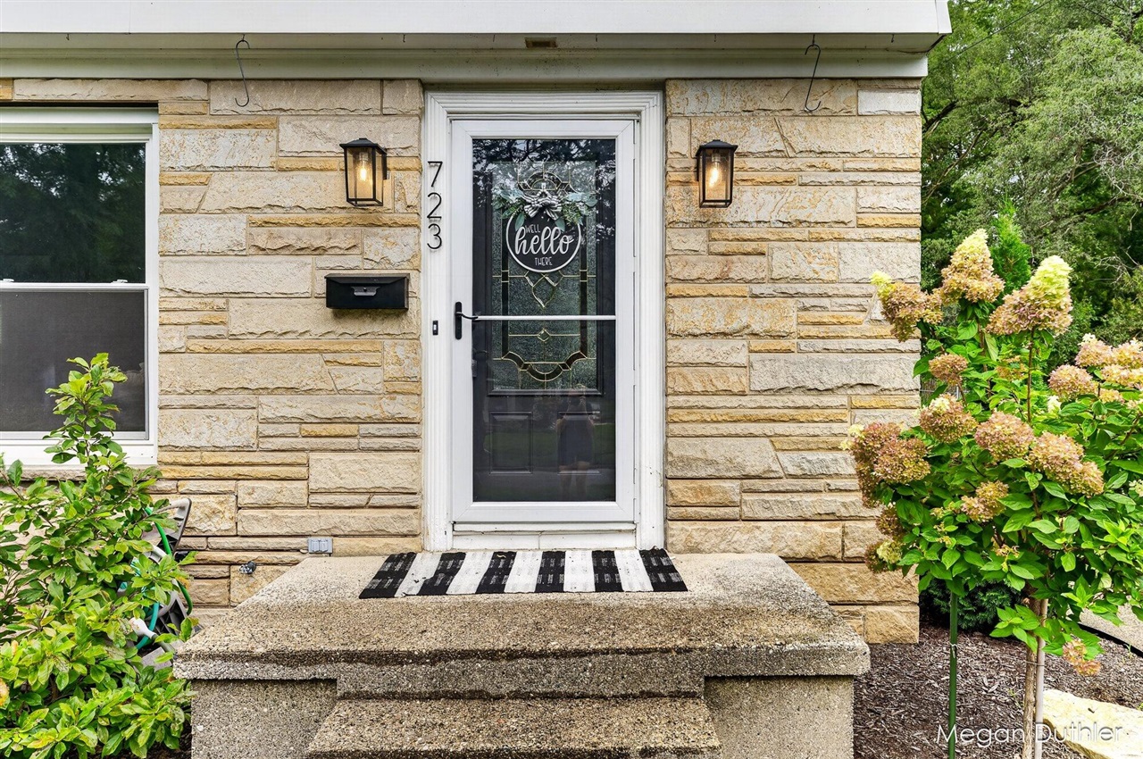 Photo 3 of Single family home for sale at 723 Maridell Ave, Grand Rapids, MI 49504 | MLS# 70557550 | Listing updated on 2026-09-23
