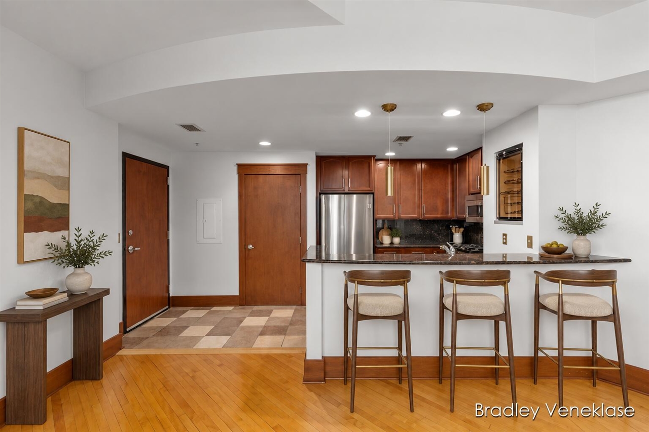 Photo 4 of Condo for sale at 60 Monroe Ctr St #8D, Grand Rapids, MI 49503 | MLS# 70557660 | Listing updated on 2026-09-18