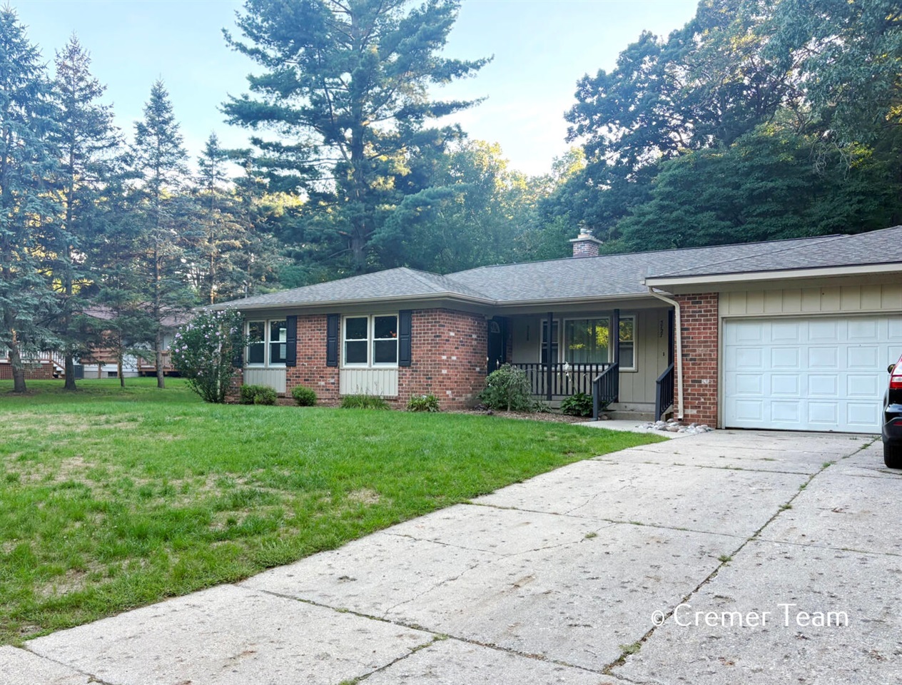 Photo 2 of Sale Pending at 5727 Ridgebrook Ave, Grand Rapids, MI 49508 | MLS# 70557667 | Listing updated on 2026-09-17