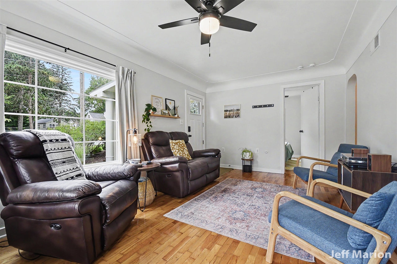 Photo 3 of Sale Pending at 2540 Day Ave, Grand Rapids, MI 49544 | MLS# 70557671 | Listing updated on 2026-09-16