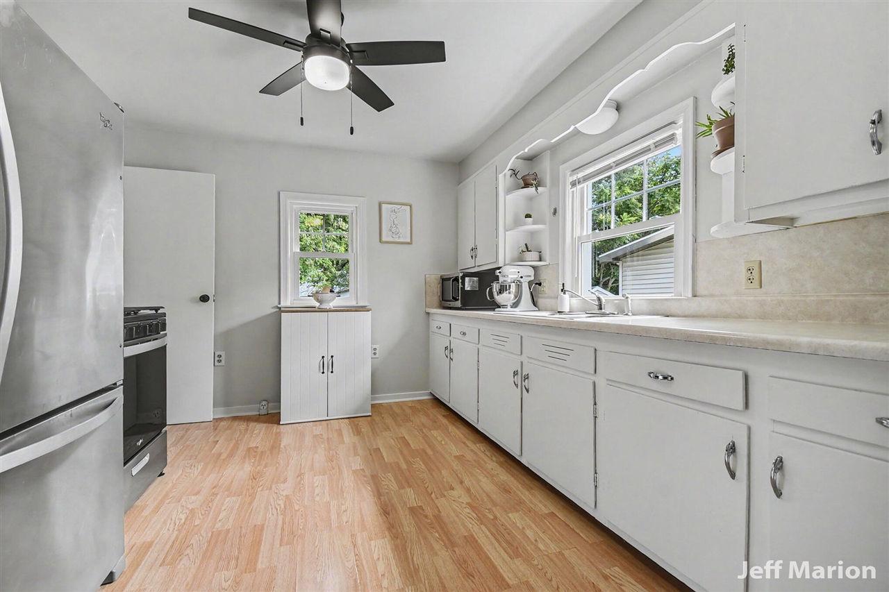 Photo 4 of Sale Pending at 2540 Day Ave, Grand Rapids, MI 49544 | MLS# 70557671 | Listing updated on 2026-09-16