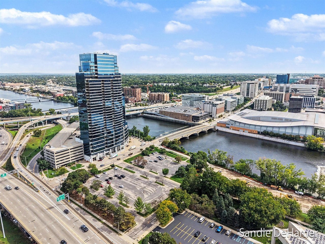 Photo 3 of Condo for sale at 335 Bridge St #2301, Grand Rapids, MI 49504 | MLS# 70557691 | Listing updated on 2026-09-18