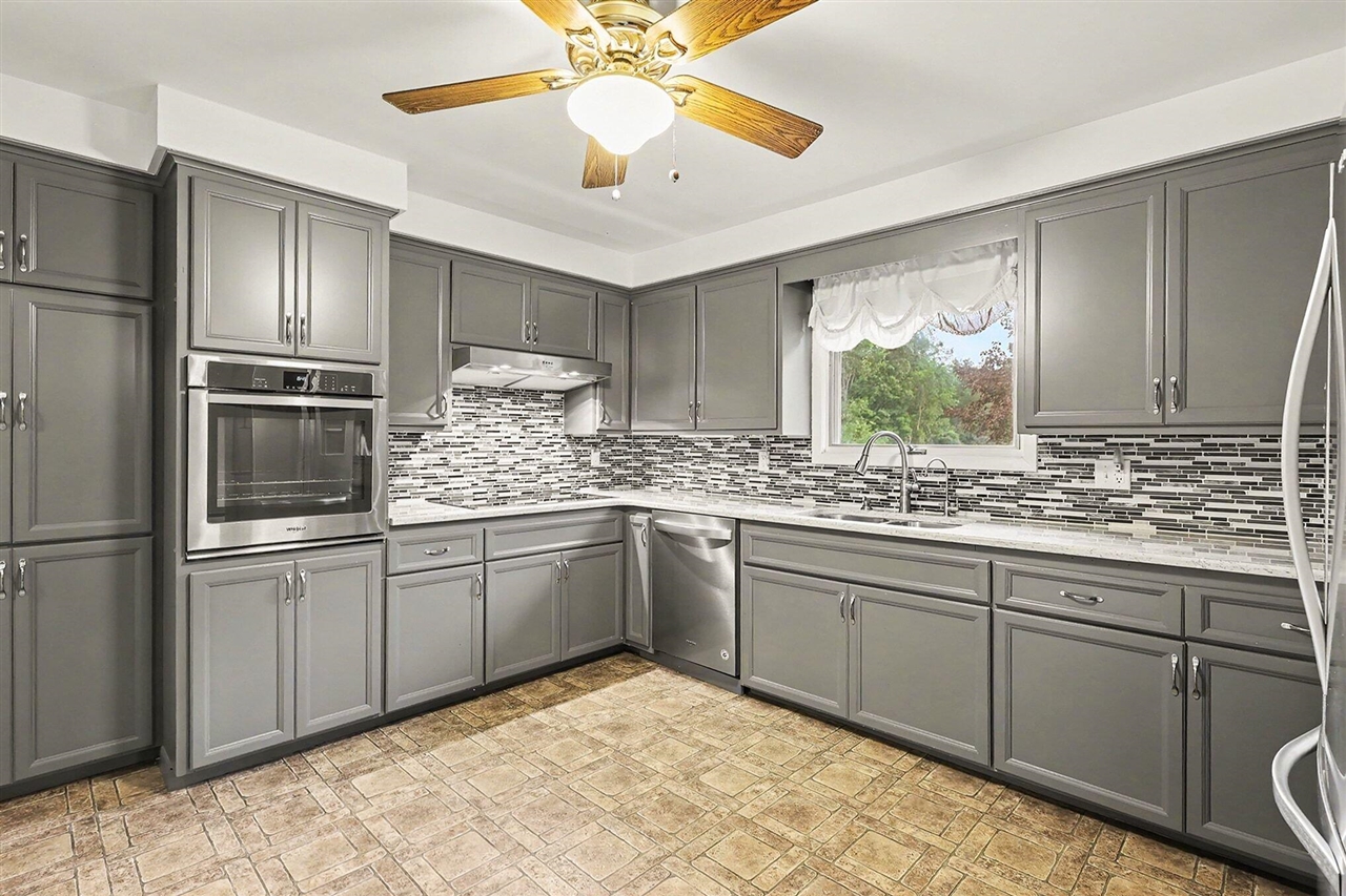 Photo 2 of Single family home for sale at 02891 71 1/2 St, South Haven, MI 49090 | MLS# 70557715 | Listing updated on 2026-09-14