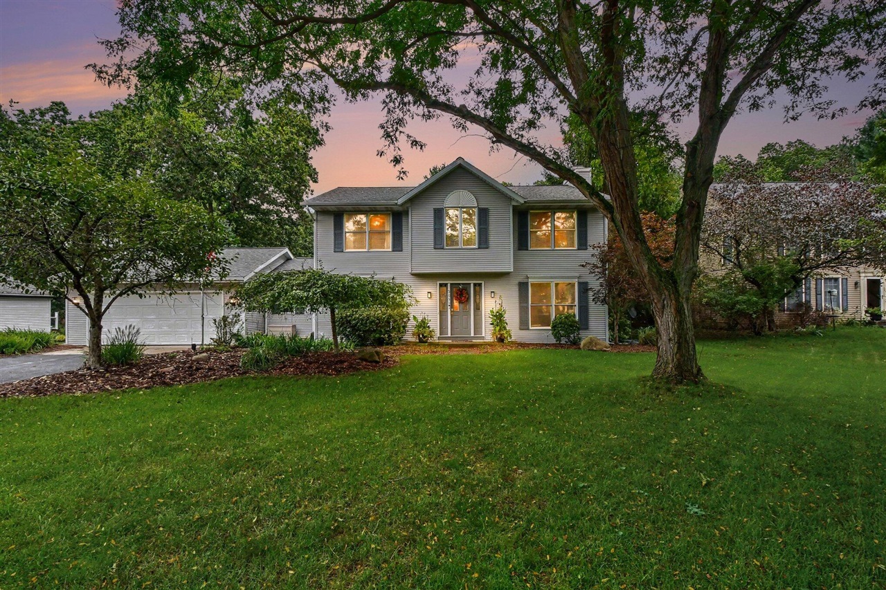 Photo 2 of Single family home for sale at 3055 Riverwoods Dr, Rockford, MI 49341 | MLS# 70557747 | Listing updated on 2026-09-17