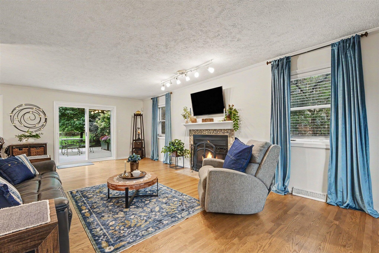 Photo 4 of Single family home for sale at 3055 Riverwoods Dr, Rockford, MI 49341 | MLS# 70557747 | Listing updated on 2026-09-17