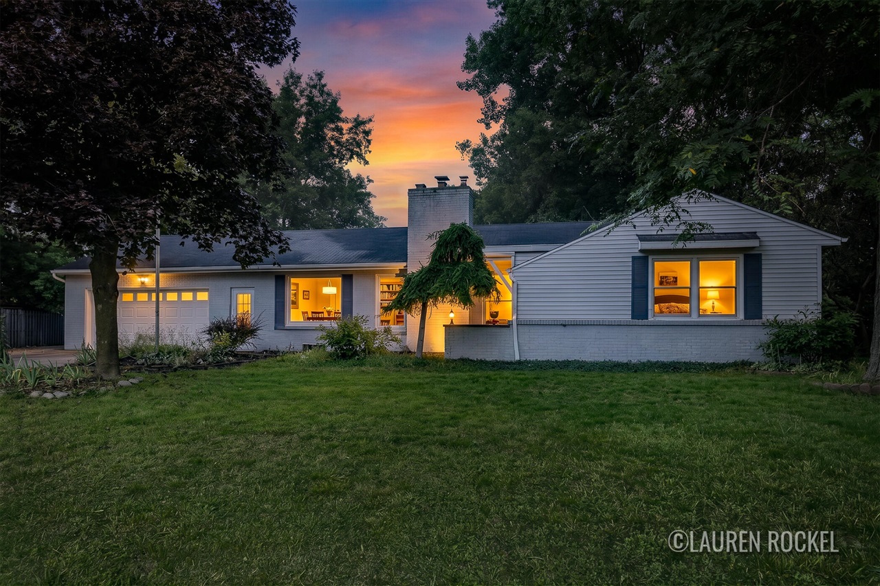 Photo 2 of Sale Pending at 3121 Baker Park Dr, Grand Rapids, MI 49508 | MLS# 70557793 | Listing updated on 2026-09-19