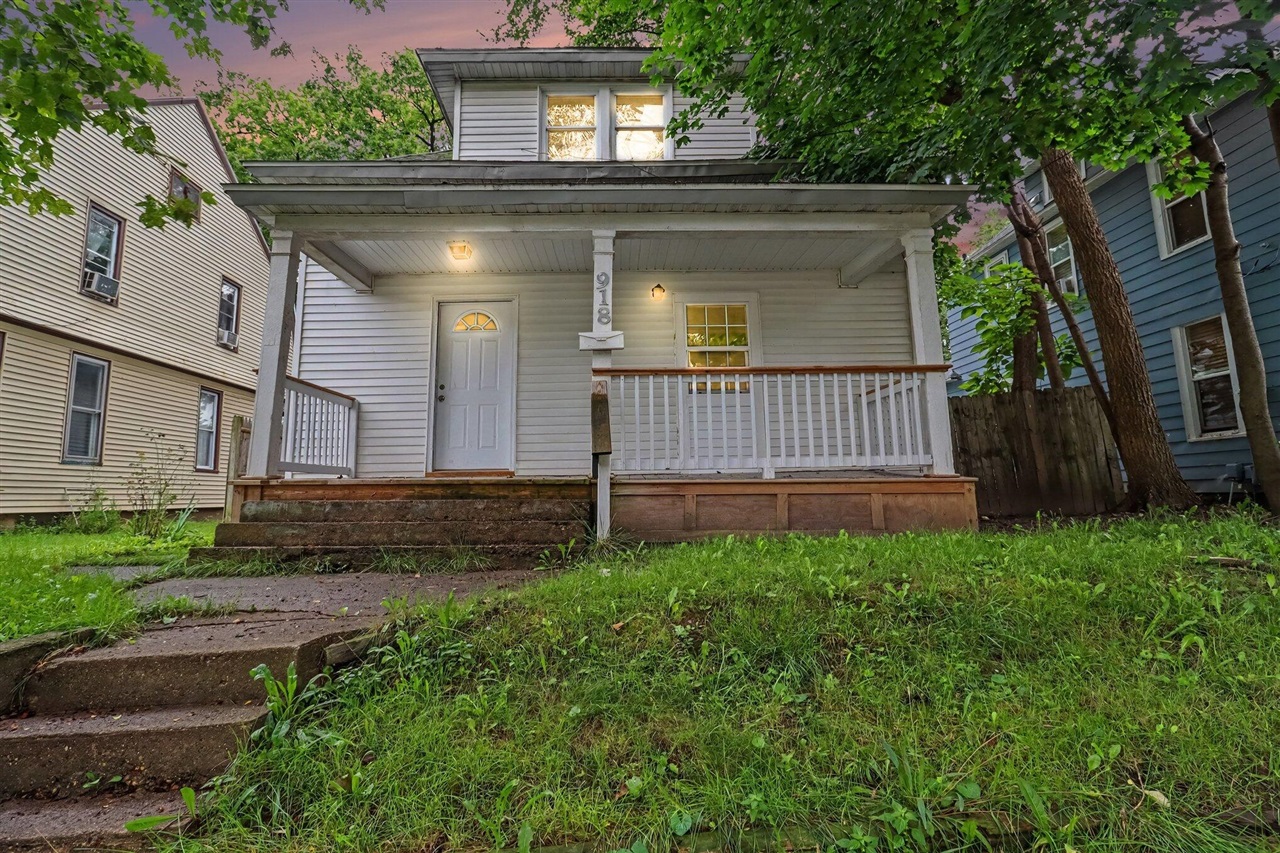 Photo 1 of Single family home for sale at 918 Dorchester Ave, Grand Rapids, MI 49503 | MLS# 70557794 | Listing updated on 2026-09-23