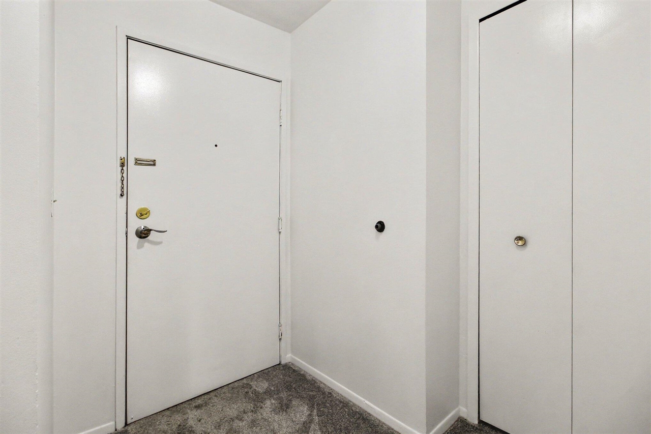 Listing Photo 4 - Condo for sale in building located at 2241 S Huron Pkwy, Ann Arbor, MI 48104 - Unit #1