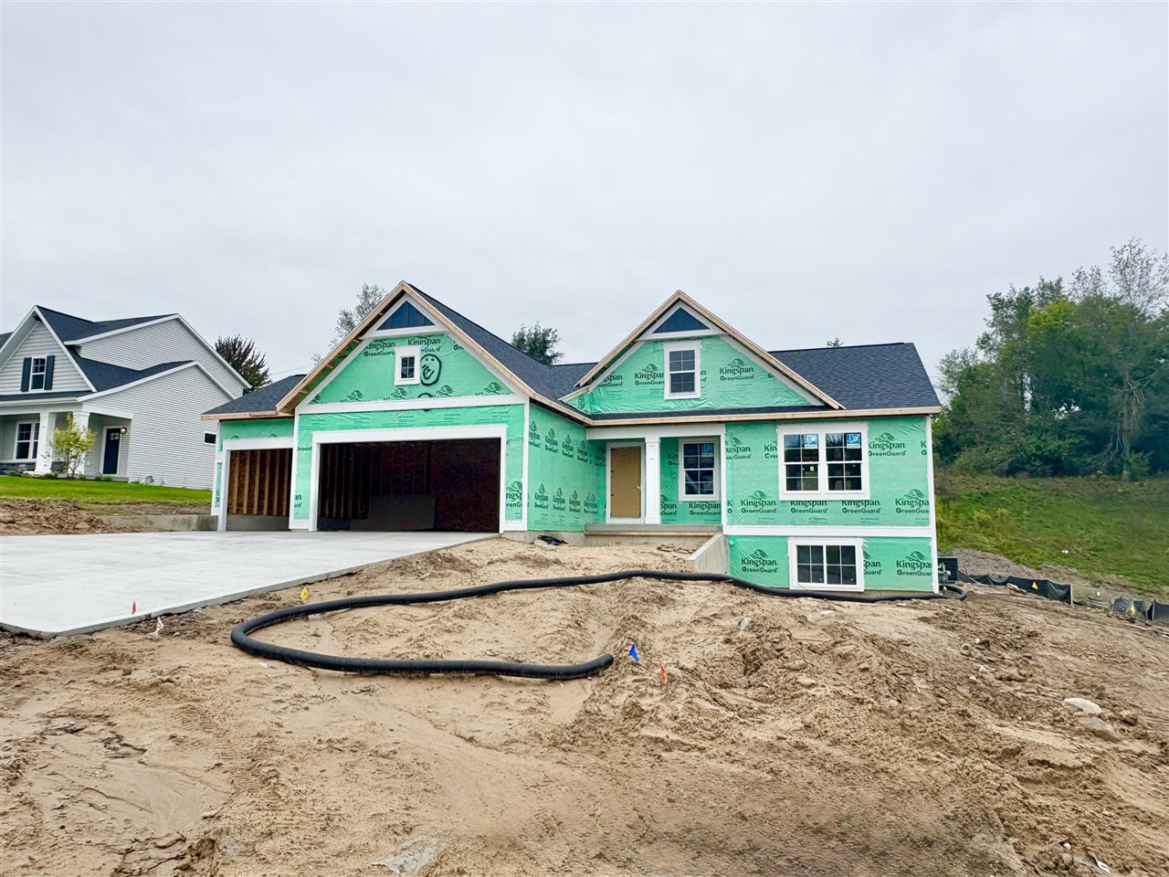 Photo 2 of Single family home for sale at 5925 Valley Point Dr, Caledonia, MI 49316 | MLS# 70557866 | Listing updated on 2026-09-18