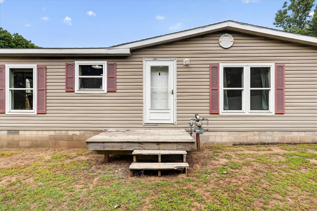 Photo 4 of Sale Pending at 16468 W Howard City Edmore Rd, Howard City, MI 49329 | MLS# 70557872 | Listing updated on 2026-09-13