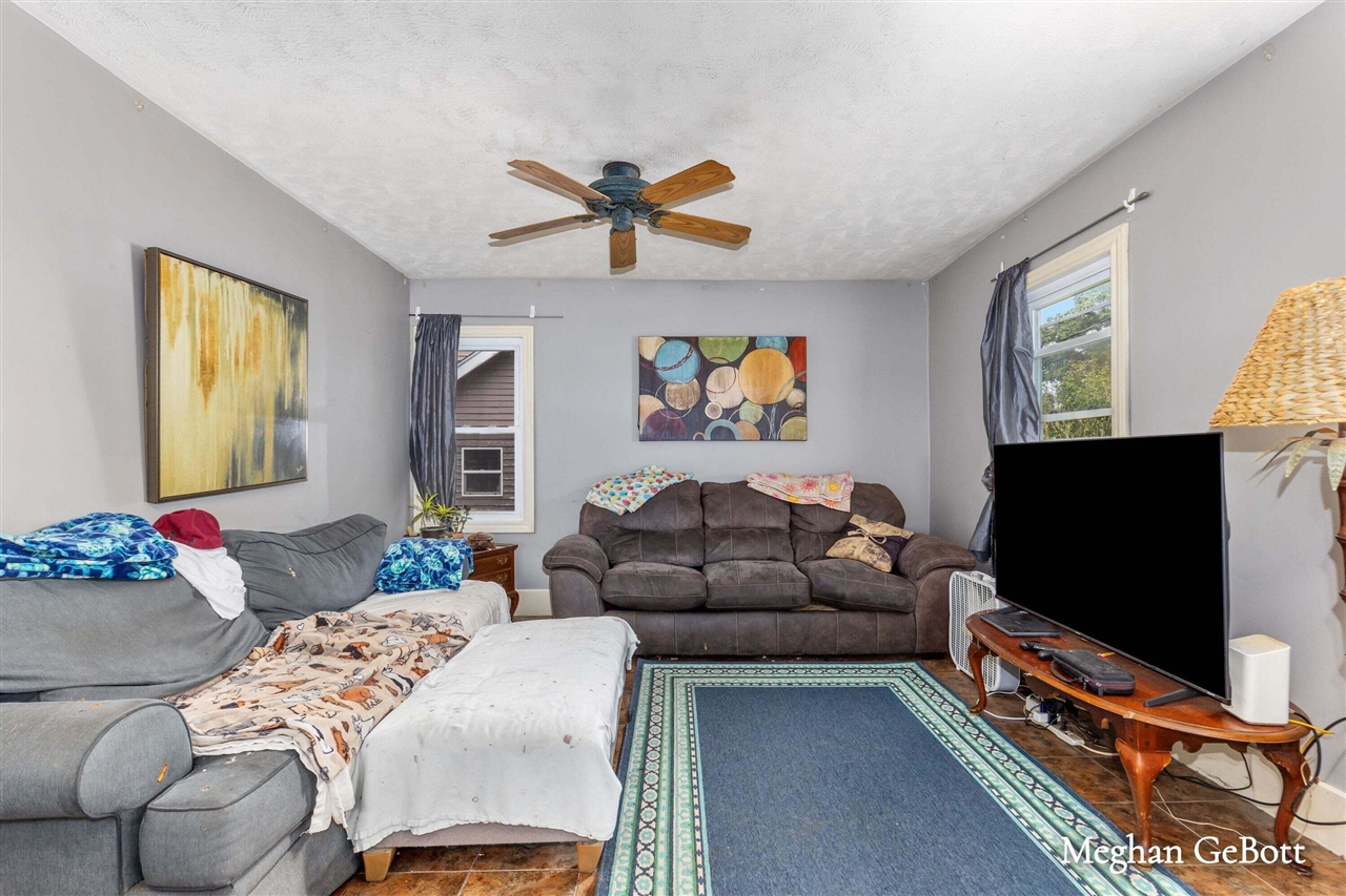 Photo 3 of Single family home for sale at 1410 Walnut St, Grand Rapids, MI 49503 | MLS# 70557902 | Listing updated on 2026-09-17