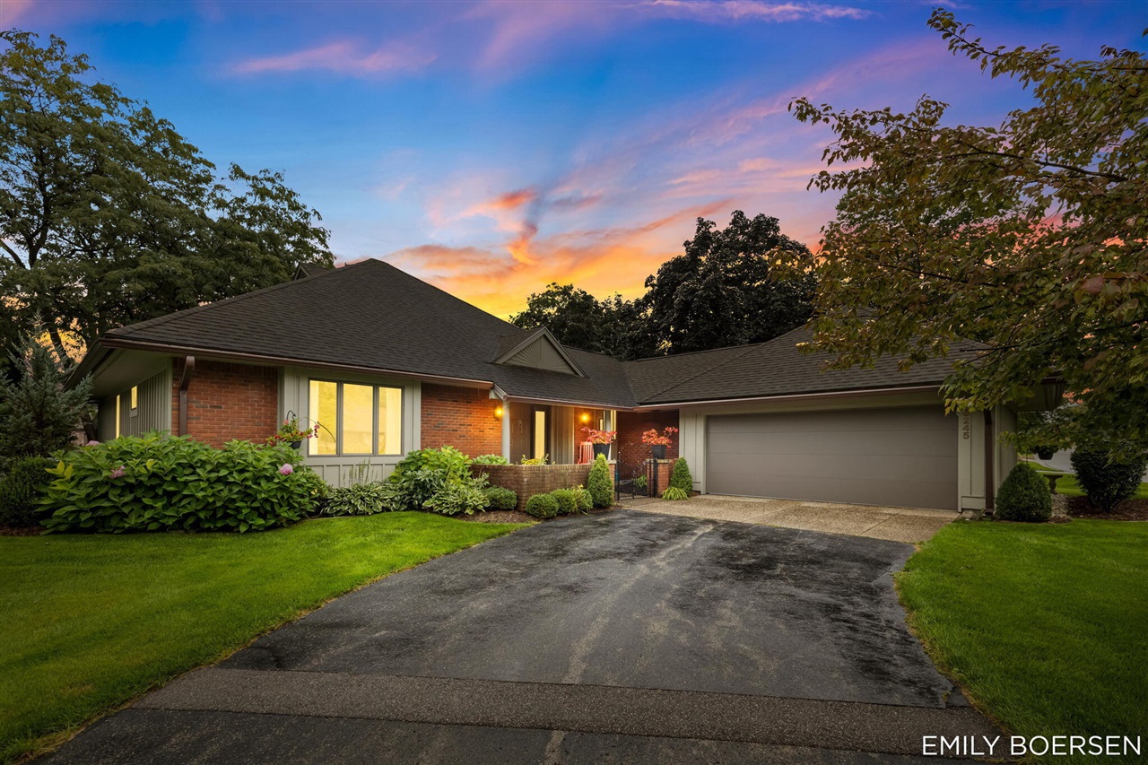Photo 2 of Sale Pending at 6245 Heathmoor Ct, Grand Rapids, MI 49546 | MLS# 70557915 | Listing updated on 2026-09-15