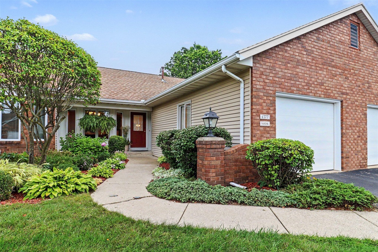 Photo 2 of Condo for sale at 4377 Redbush Dr, Grandville, MI 49418 | MLS# 70557926 | Listing updated on 2026-09-17