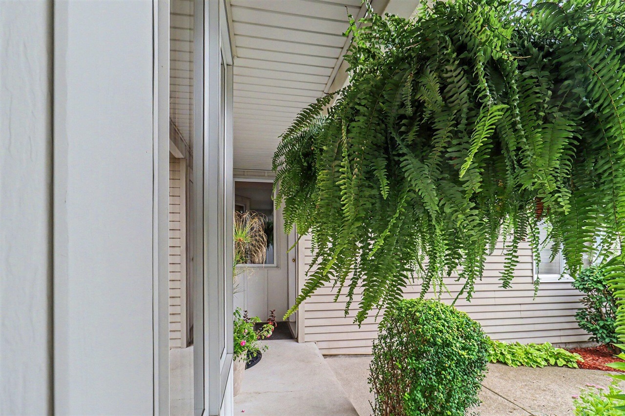 Listing Photo 4 - Condo for sale in building located at 4377 Redbush Dr, Grandville, MI 49418