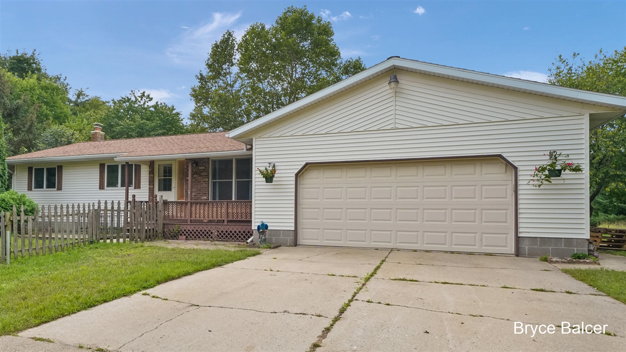 Photo 1 of Sale Pending at 14855 Coalter Ave, Kent City, MI 49330 | MLS# 70557927 | Listing updated on 2026-09-21