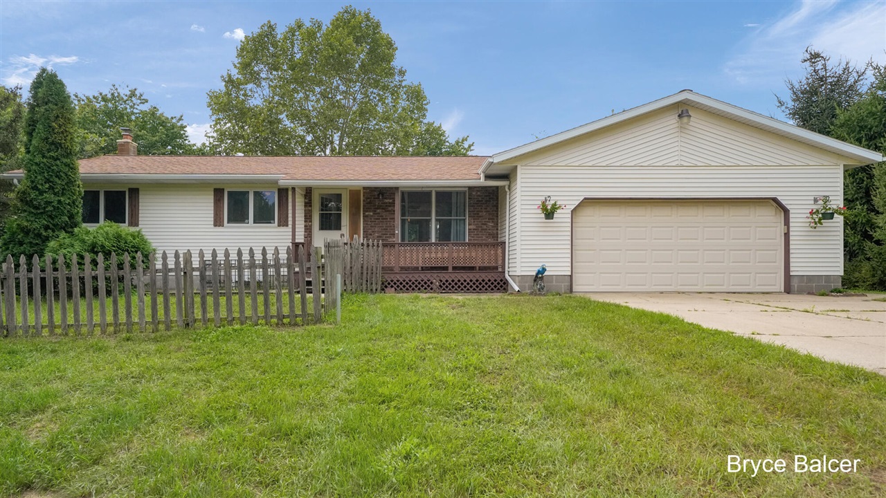Photo 3 of Sale Pending at 14855 Coalter Ave, Kent City, MI 49330 | MLS# 70557927 | Listing updated on 2026-09-21