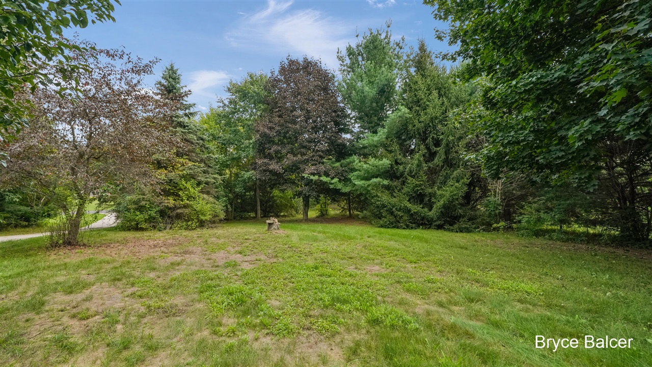 Photo 3 of Sale Pending at 14855 Coalter Ave, Kent City, MI 49330 | MLS# 70557927 | Listing updated on 2026-09-21