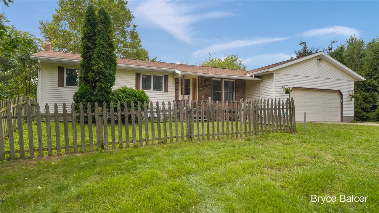 Photo 4 of Sale Pending at 14855 Coalter Ave, Kent City, MI 49330 | MLS# 70557927 | Listing updated on 2026-09-21