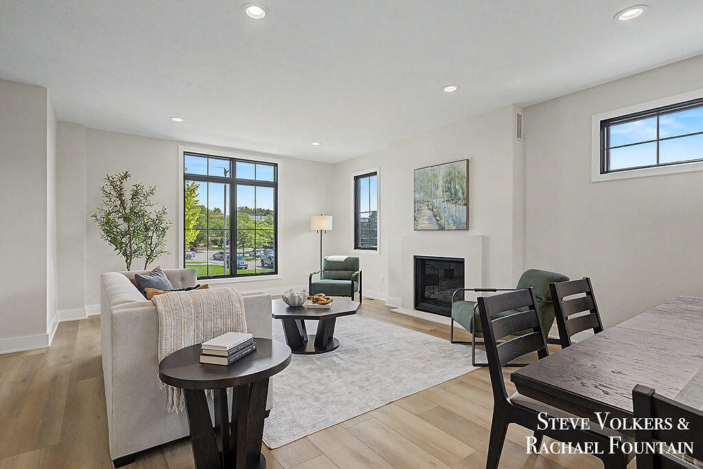 Photo 3 of Condo for sale at 984 Glenwood Ct, Grand Rapids, MI 49546 | MLS# 70557931 | Listing updated on 2026-09-28