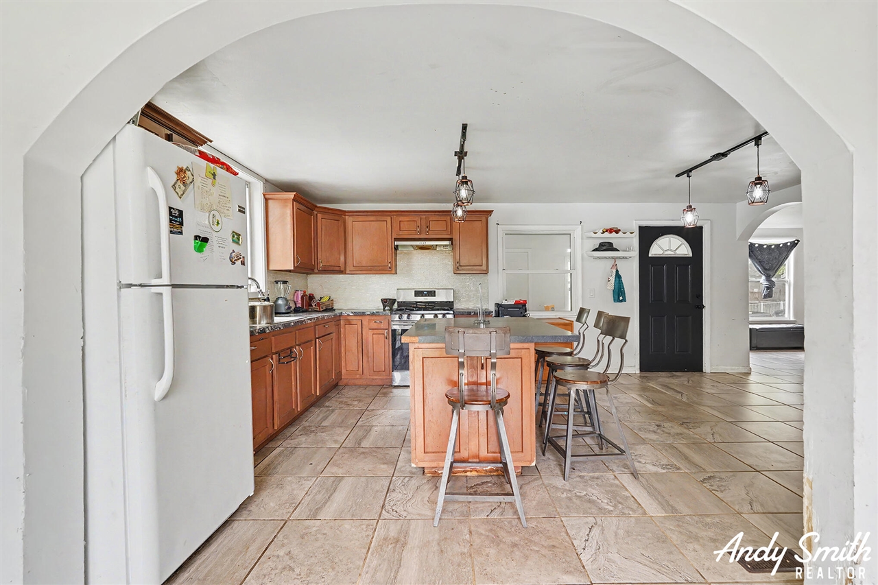Photo 4 of Single family home for sale at 2230 Hoyle Ave, Grand Rapids, MI 49544 | MLS# 70558014 | Listing updated on 2026-09-21