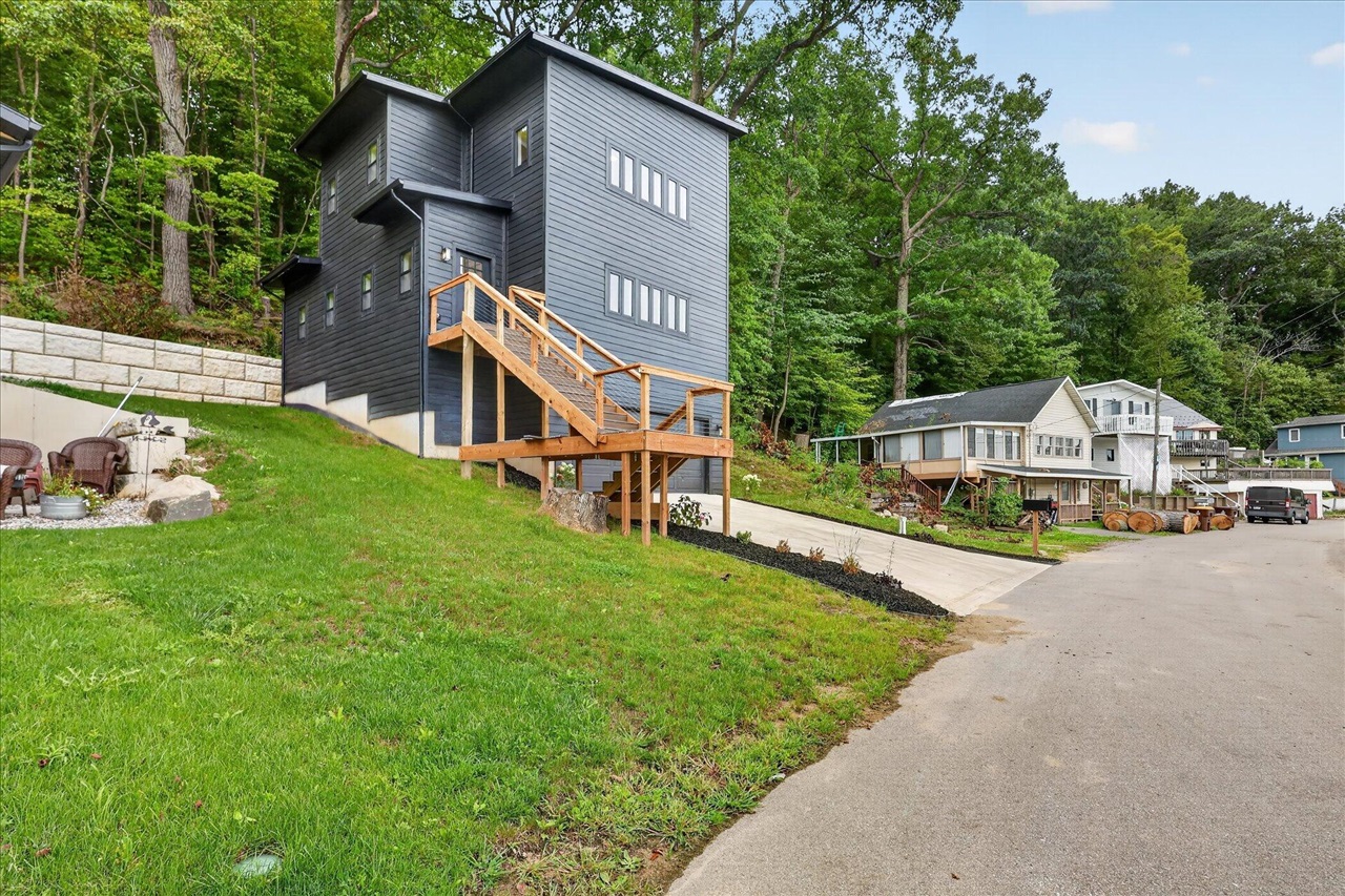 Photo 3 of Single family home for sale at 7110 Larned Dr, Belding, MI 48809 | MLS# 70558063 | Listing updated on 2026-09-18