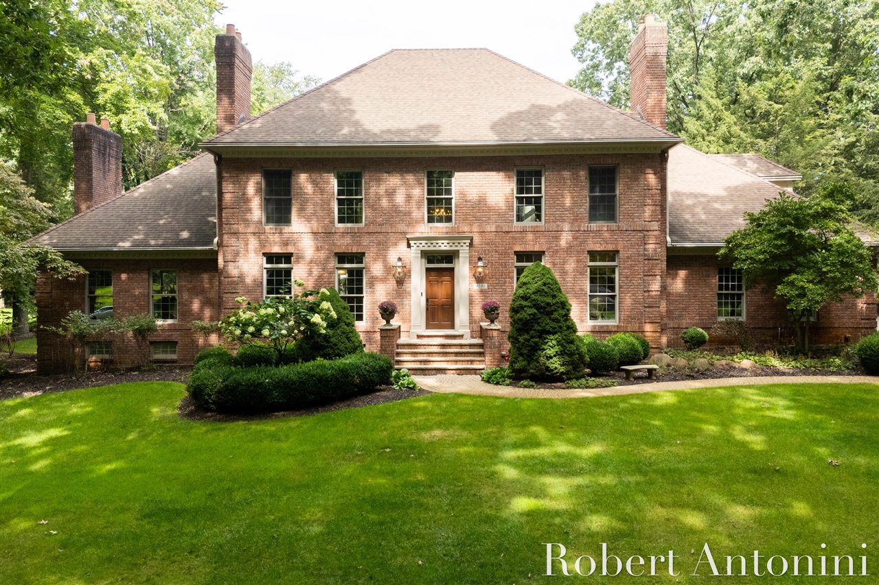 Photo 1 of Sale Pending at 6581 Donnegal Ct, Grand Rapids, MI 49546 | MLS# 70558081 | Listing updated on 2026-10-19
