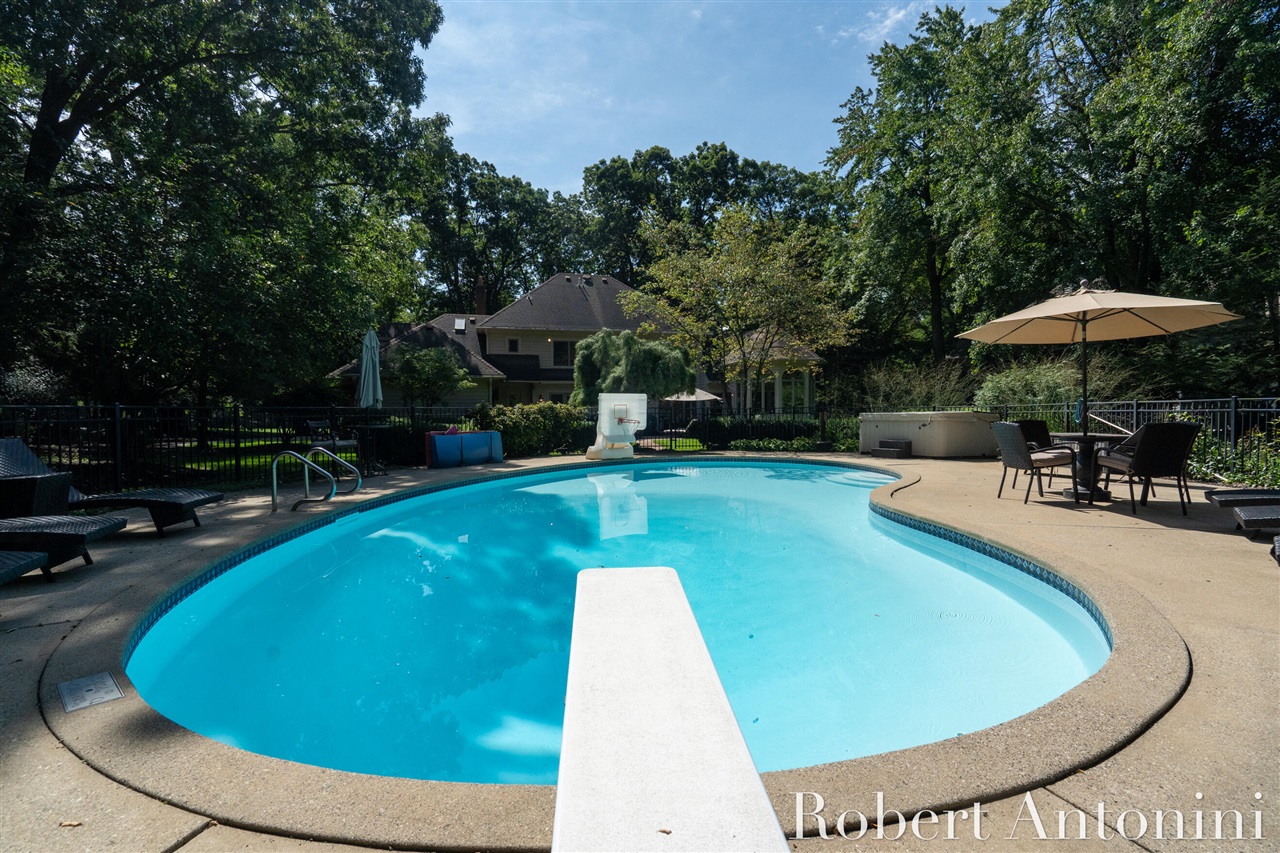 Photo 3 of Sale Pending at 6581 Donnegal Ct, Grand Rapids, MI 49546 | MLS# 70558081 | Listing updated on 2026-10-19