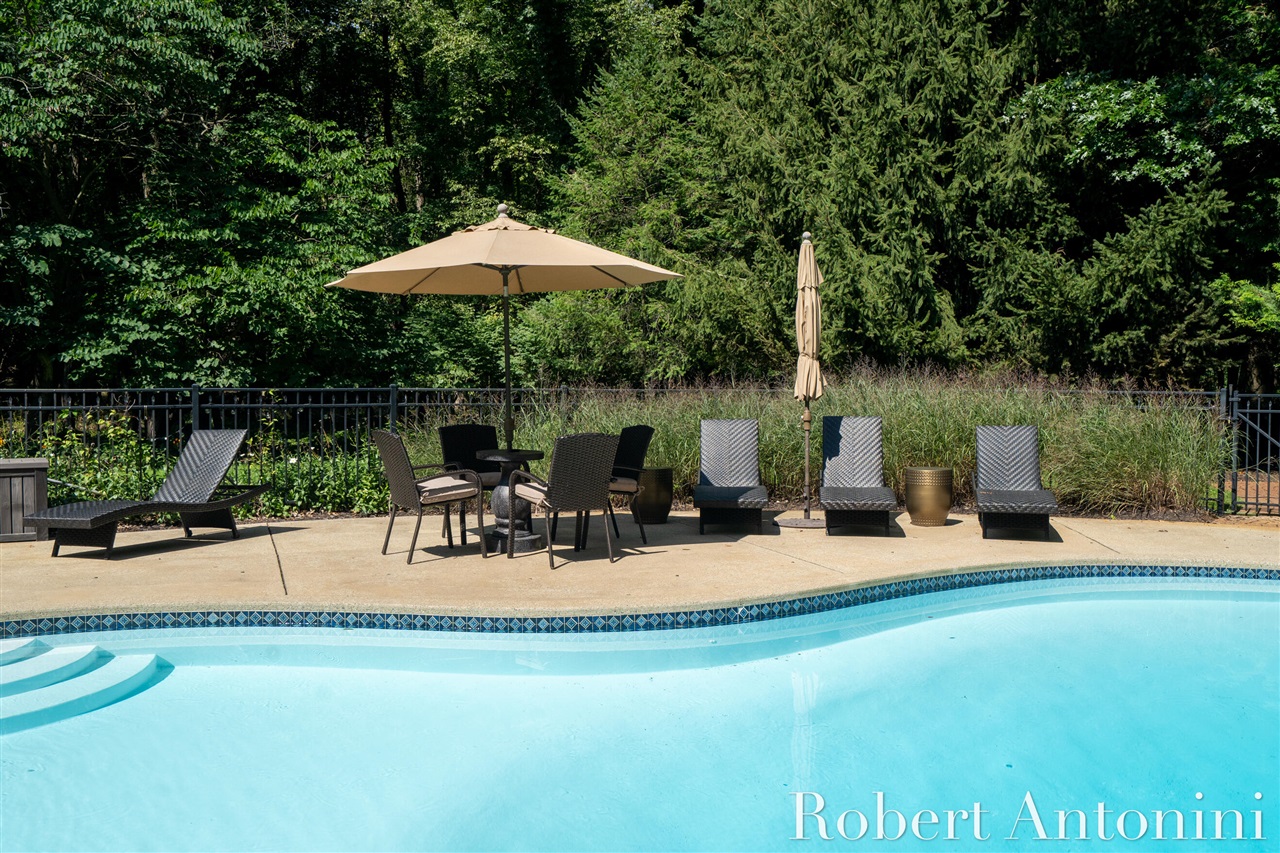 Photo 3 of Sale Pending at 6581 Donnegal Ct, Grand Rapids, MI 49546 | MLS# 70558081 | Listing updated on 2026-10-19
