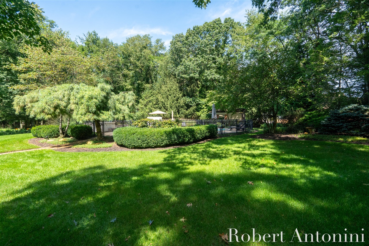 Photo 4 of Sale Pending at 6581 Donnegal Ct, Grand Rapids, MI 49546 | MLS# 70558081 | Listing updated on 2026-10-19