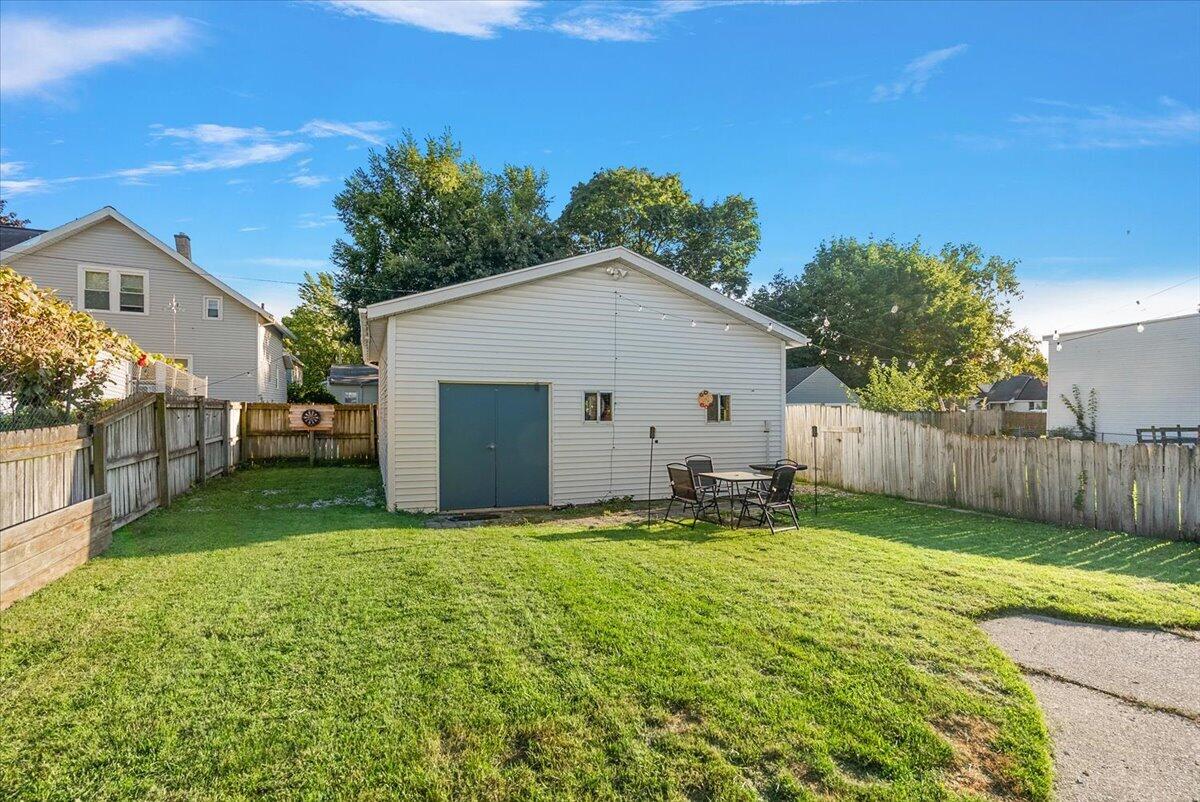 Photo 3 of Single family home for sale at 1006 Hovey St, Grand Rapids, MI 49504 | MLS# 70558150 | Listing updated on 2026-09-18