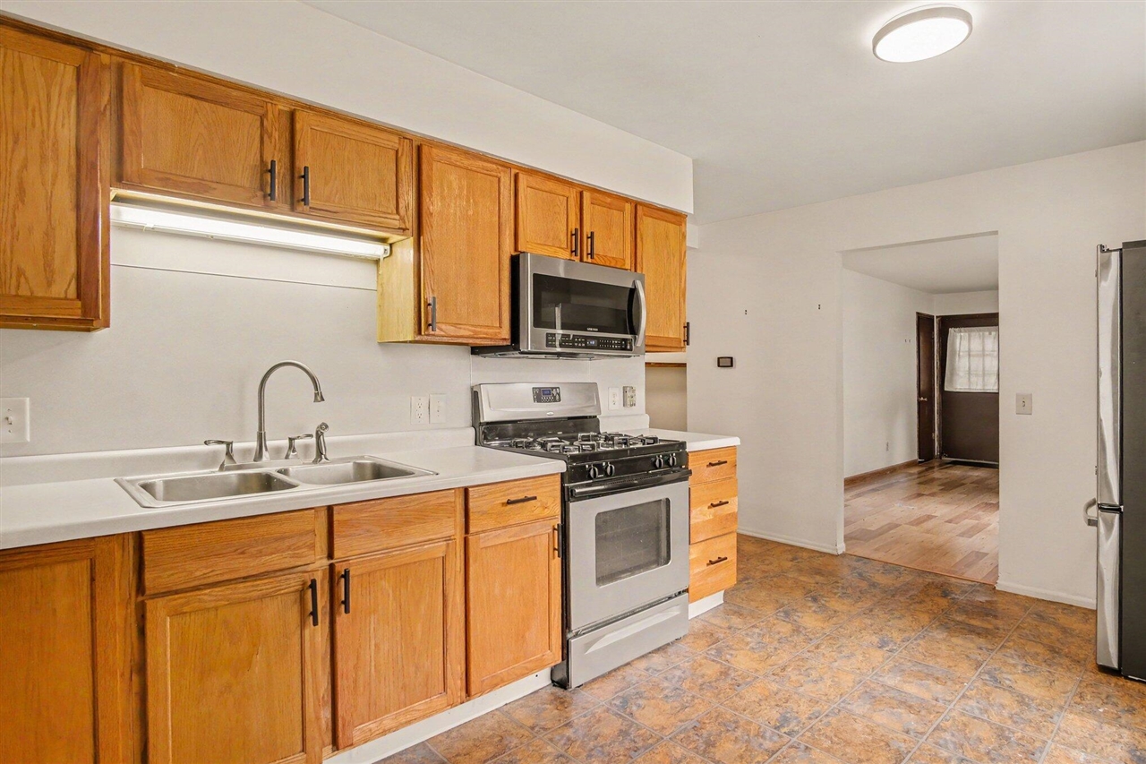 Photo 2 of Sale Pending at 5123 Carson Ave, Grand Rapids, MI 49548 | MLS# 70558160 | Listing updated on 2026-09-16