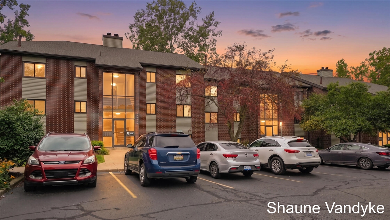 Condo for sale at 3400 Devonwood Hills #E, Grand Rapids, MI 49525 | MLS# 70558161