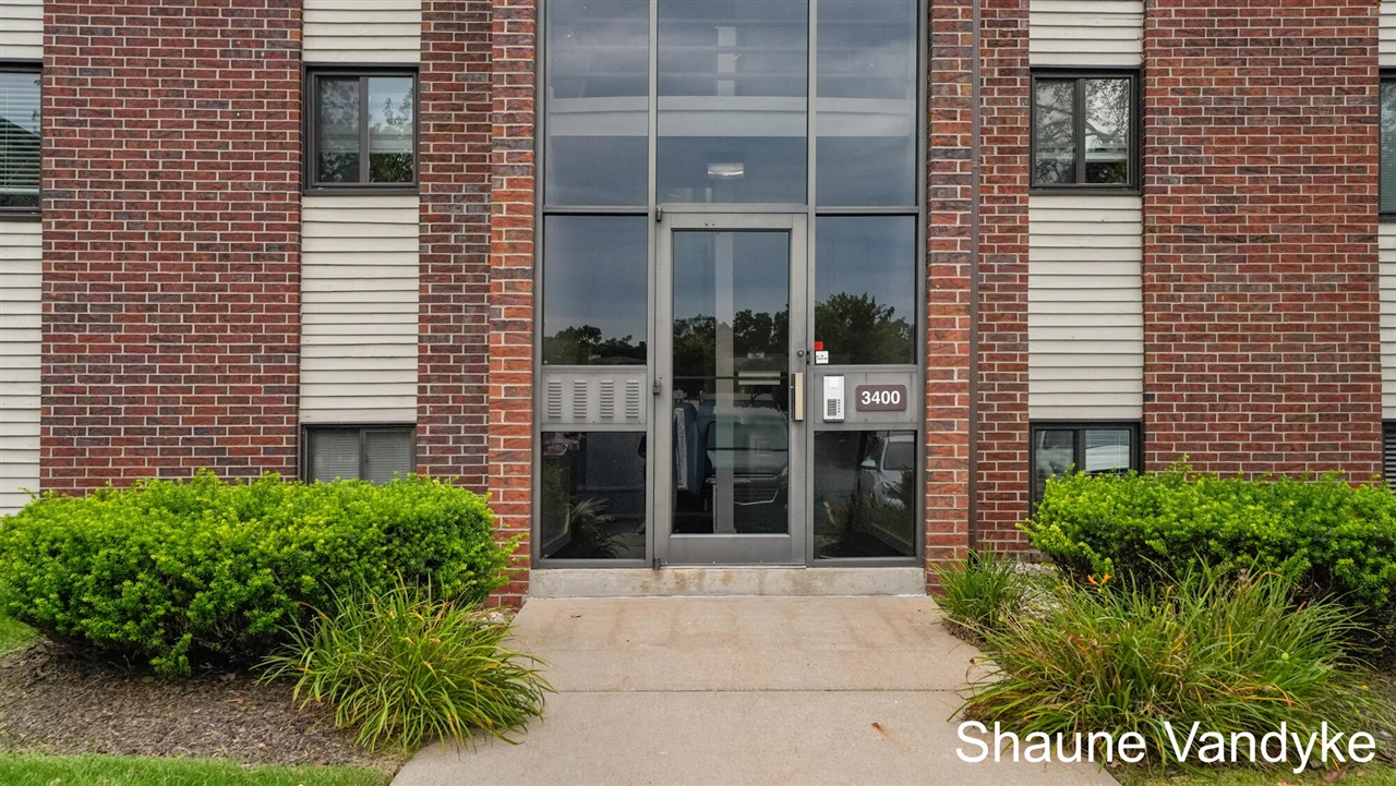 Photo 3 of Condo for sale at 3400 Devonwood Hills #E, Grand Rapids, MI 49525 | MLS# 70558161 | Listing updated on 2026-09-14