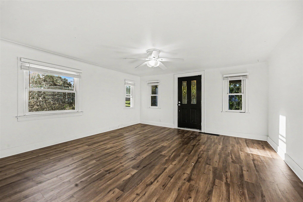 Photo 3 of Single family home for sale at 617 Wright St, Grand Rapids, MI 49505 | MLS# 70558239 | Listing updated on 2026-09-13