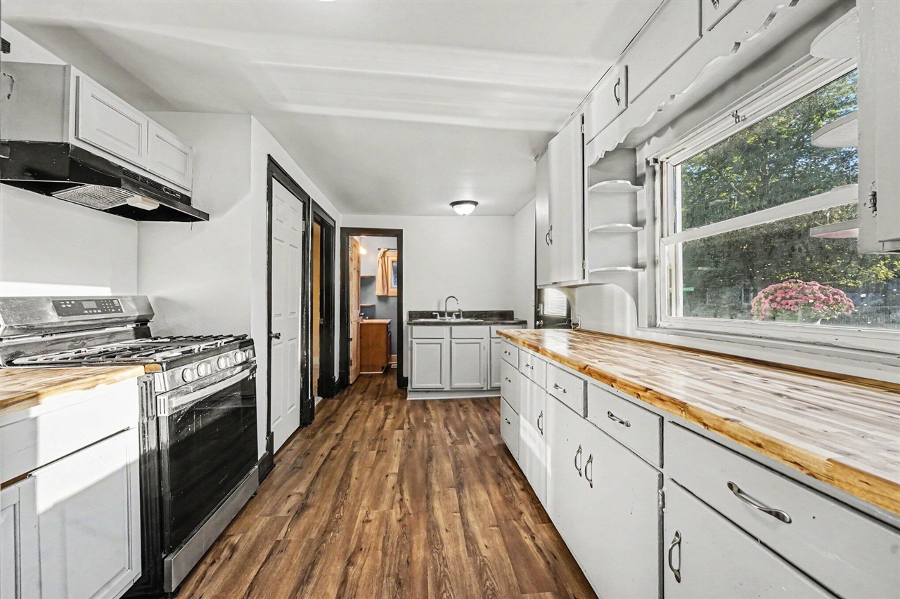Photo 4 of Single family home for sale at 617 Wright St, Grand Rapids, MI 49505 | MLS# 70558239 | Listing updated on 2026-09-13