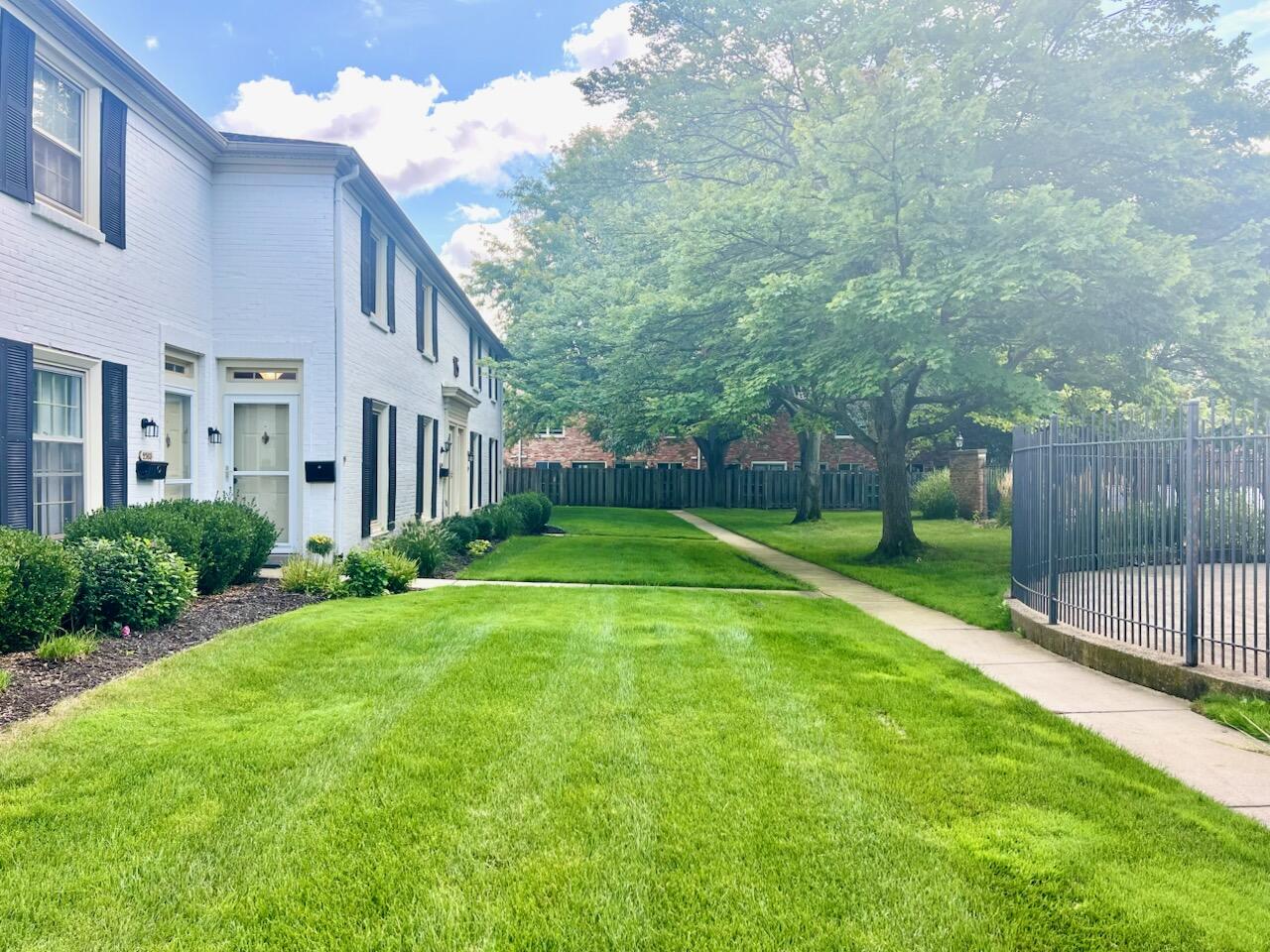 Photo 2 of Condo for sale at 2505 Abbington Dr #137, Grand Rapids, MI 49506 | MLS# 70558266 | Listing updated on 2026-09-22