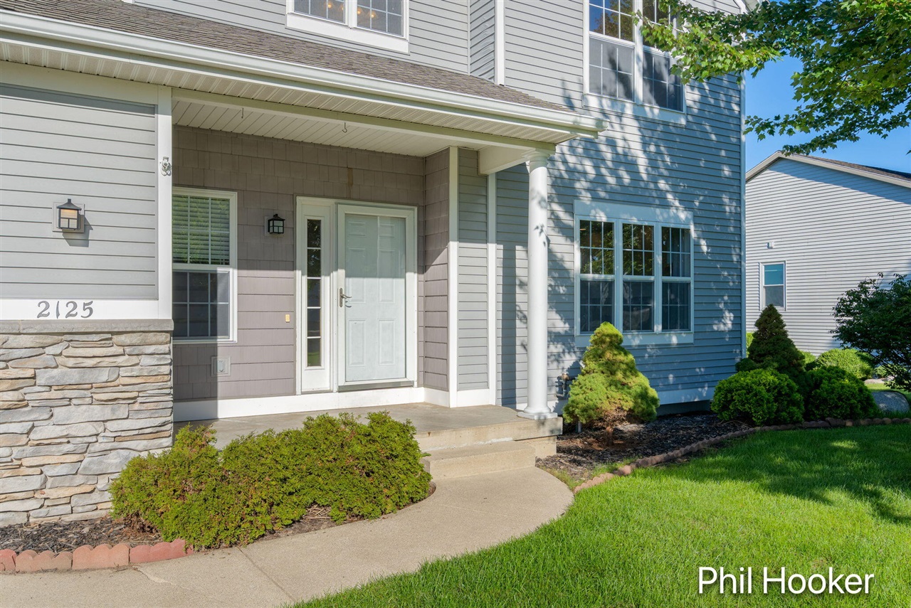 Photo 2 of Single family home for sale at 2125 Orchard Ridge Dr, Grand Rapids, MI 49534 | MLS# 70558283 | Listing updated on 2026-09-14