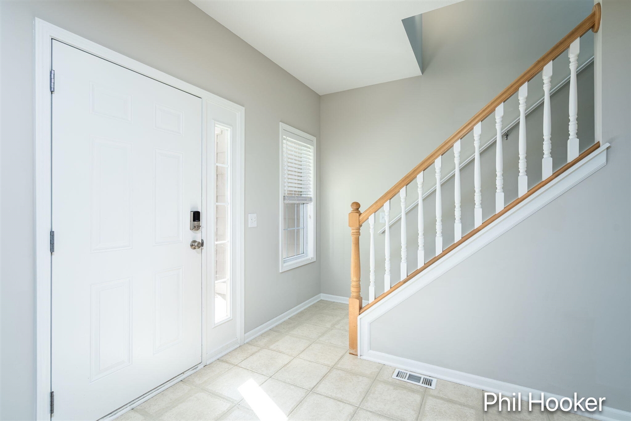Photo 3 of Single family home for sale at 2125 Orchard Ridge Dr, Grand Rapids, MI 49534 | MLS# 70558283 | Listing updated on 2026-09-14